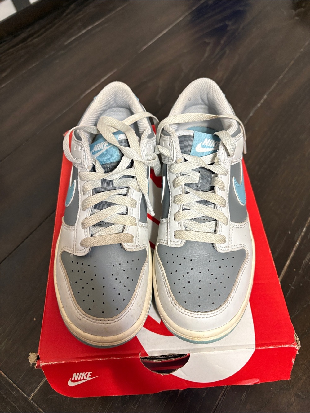 Nike Kids Low-Top Sneakers in Gray, White and Light Blue